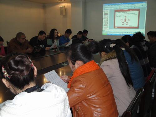 我院学习中心史老师给新生进行学习辅导