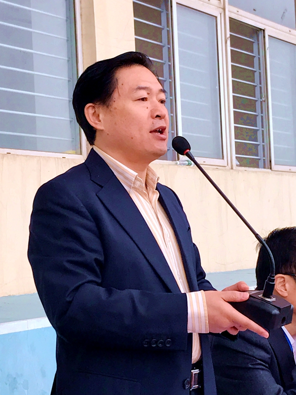 谢建林书记宣布运动会开始